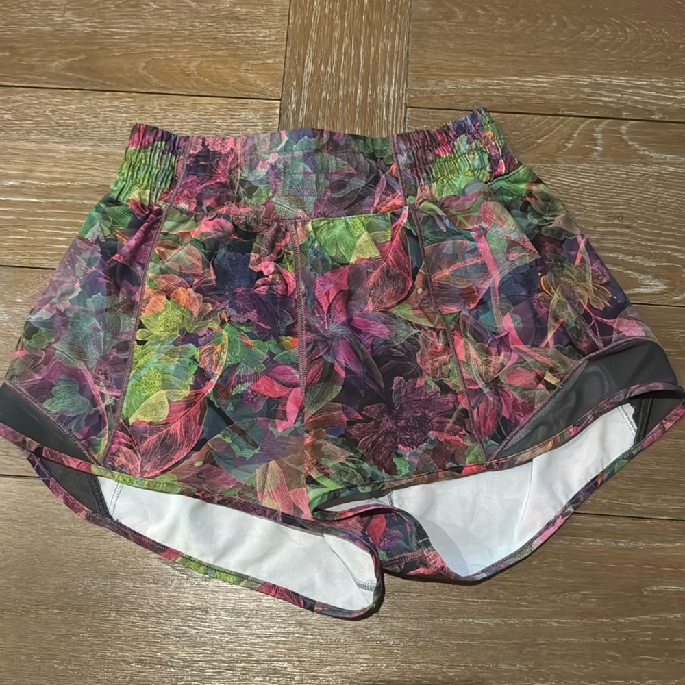 Lululemon Hotty hot shorts